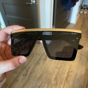 Quay Hindsight Sunglasses - Black and Gold